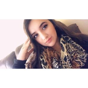 Meet your Posher, Romy